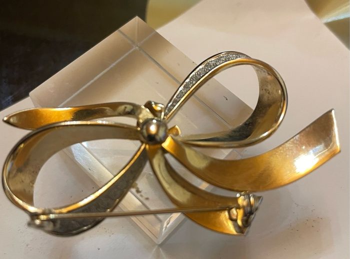 vintage  Brooch