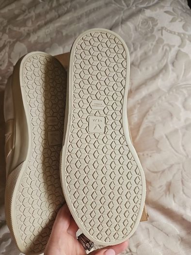 veja pierre white canvas 41