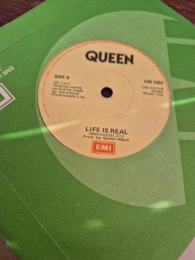 Queen - Body Language 1982 Irisg pressing. EX condition