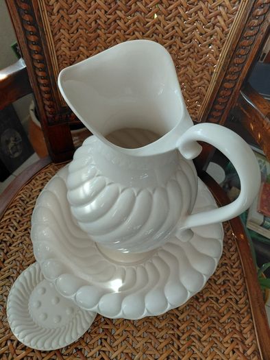 beautiful French porcelain wash bowl, pitcher & soap dish set