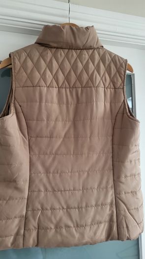 Gold tone light-weight padded gilet Sz L (Fit 12-14 UK)