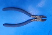 Wire snippers