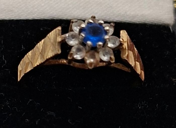 Vintage 9ct gold ring