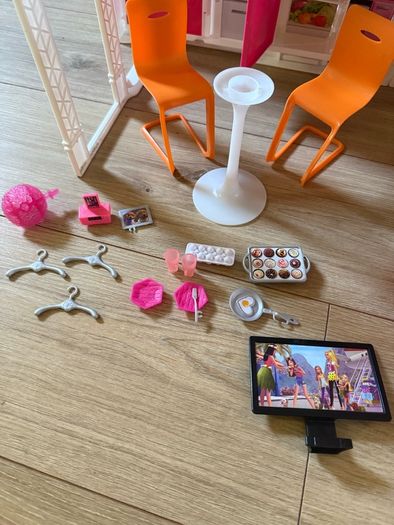 Barbie house