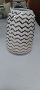 2 stunning vases