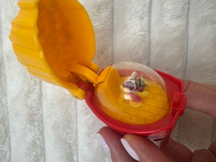 1996 McDonalds Flip Top Food Spinners Fries/ Chips Box Happy Meal Used Please see pictures