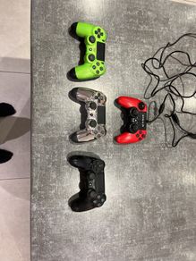 PS4 controller custom but original 50euros (cash only!)