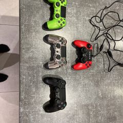 PS4 controller custom but original 50euros (cash only!)