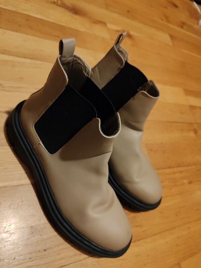 Ladies boots