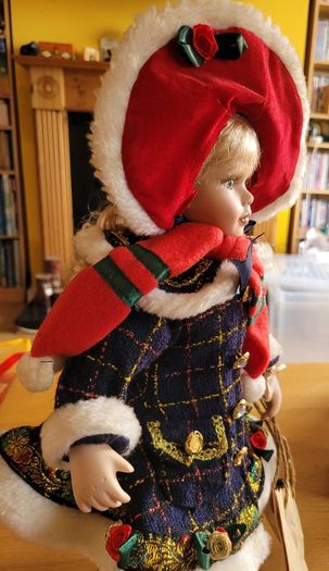 Porcelain doll - Leonardo collection -vintage