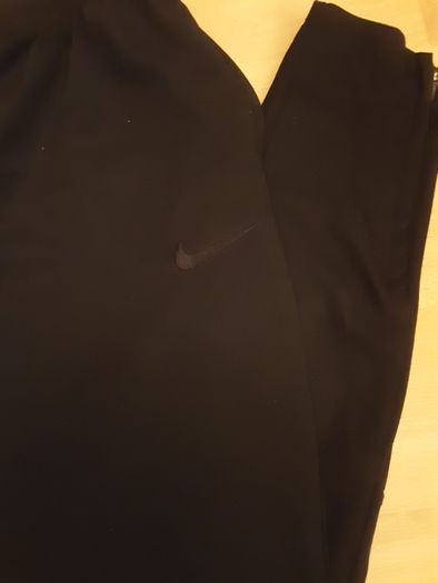 "Nike" Zipped Leggings  Size: Age 12 to 13 or 142 to 158cm/Final Price Drop