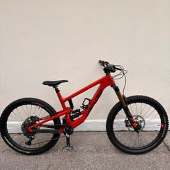 Santa Cruz Nomad Carbon CC