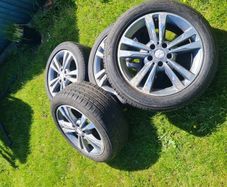 Mercedes e class alloys 17"