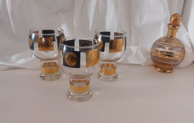 Fabulous Rare Set of Three Vintage Retro MCM Goblet Shaped Beer Glasses by CERA Glass in the Black and 22Carat Gold US Presidential Coin Pattern #P28 Circa 1960's