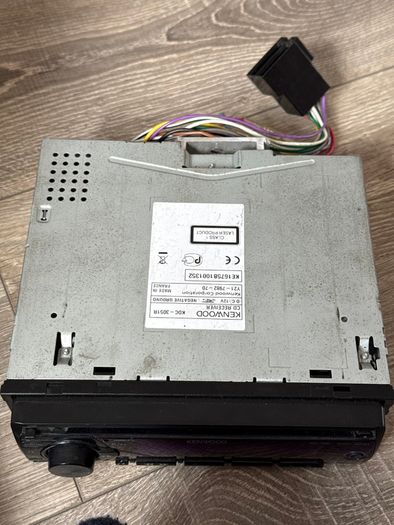 Kenwood car radio (CD and AUX)