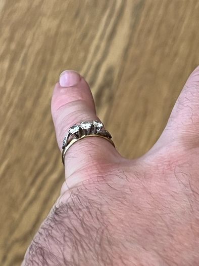 18k Engagement ring