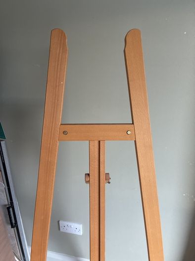 Artist easel