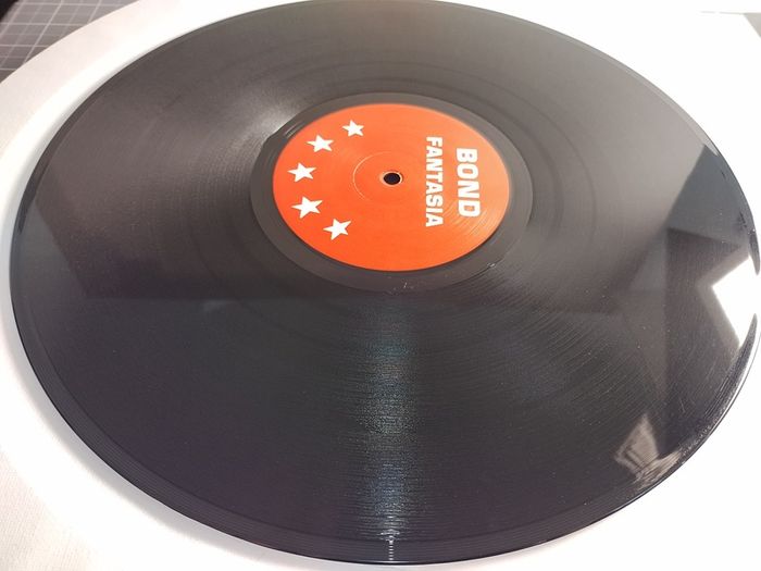 Bond - Fantasia - Euro Records - Seriously UNDER-RATED Cosmic Baby cover, Late 90s Trance GEM Banger!! Unplayed - MINT!