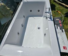 Jacuzzi bath