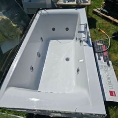 Jacuzzi bath