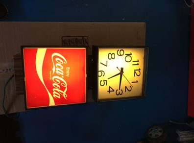Coca Cola Lighted Wall Clock Year 1976