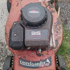 Briggs & Stratton Engine