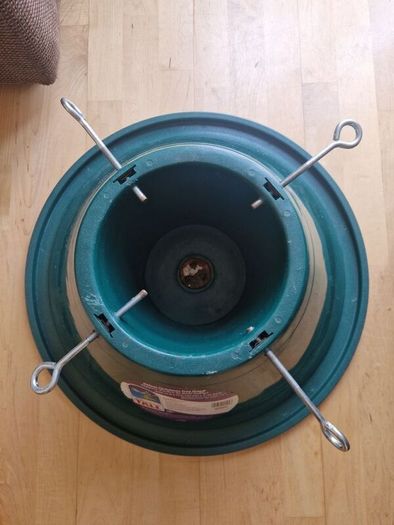 Christmas Tree Stand (Up to 10 ft trees)