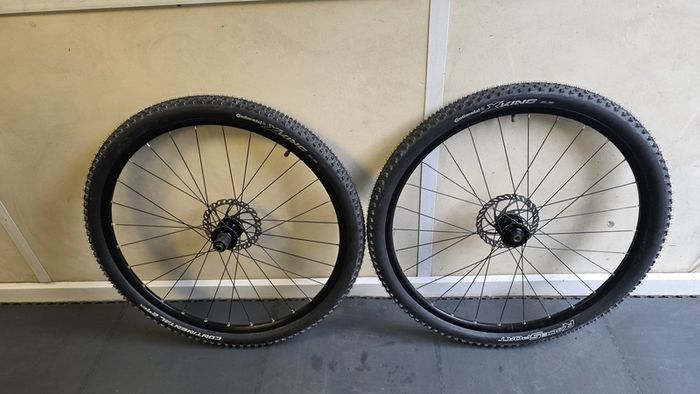 29 MTB Wheels  Thru Axle Continental Tyres Brand New
