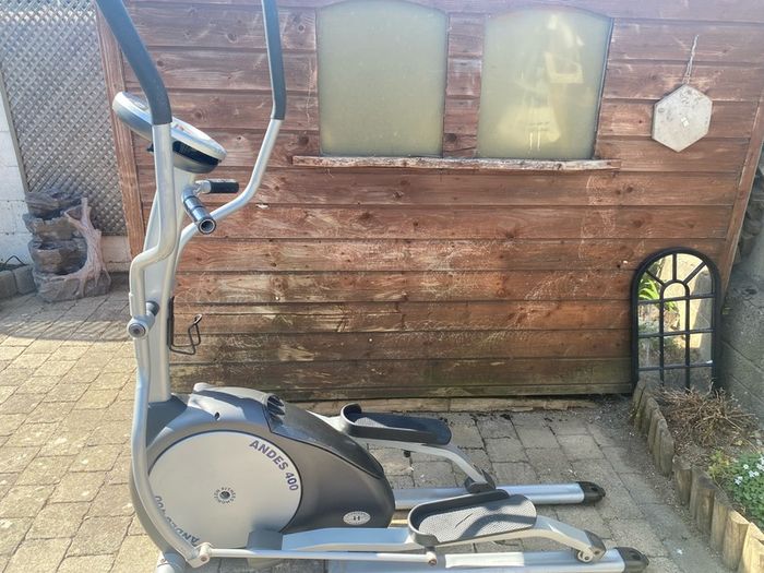 Free Cross Trainer