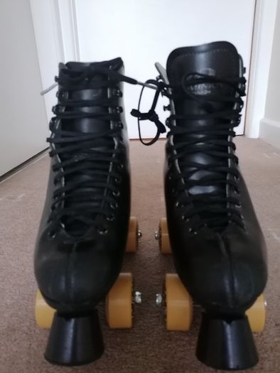 Dominion Canadian roller skate size 6 / 39