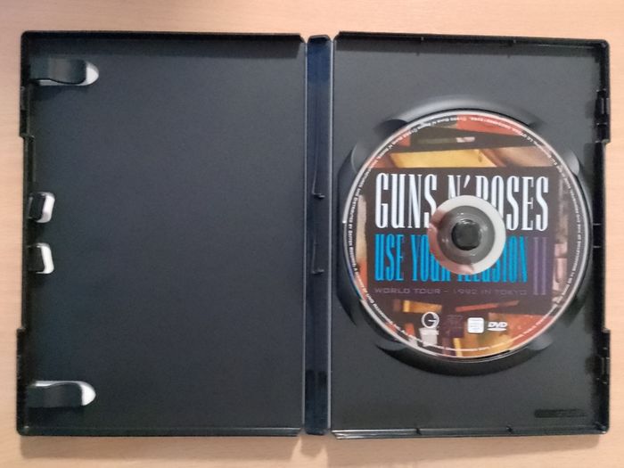 Guns N' Roses - Use Your Illusion II - World Tour - 1992 In Tokyo DVD (1992) EX+