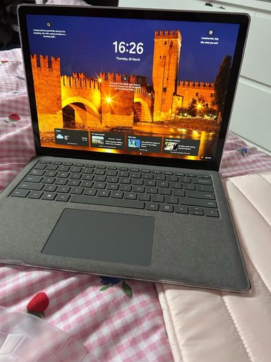 Microsoft Surface Laptop 4-