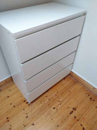 Bedside lockers