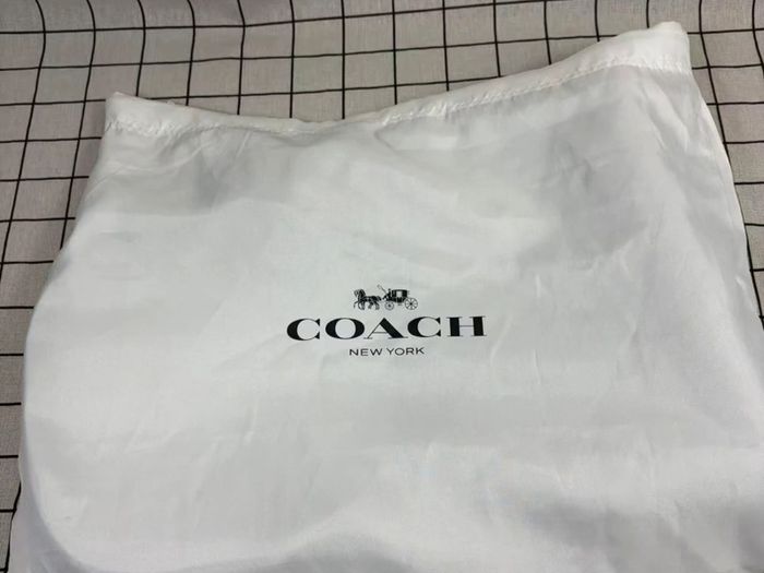 Brooklyn 28 Coach dupe bag
