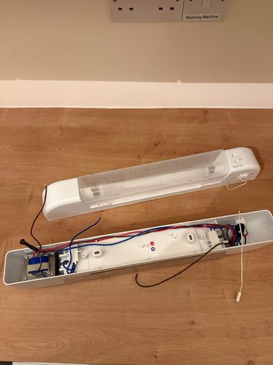 NEW LED Shaver Lights 2 Pairs Unused Bathroom Remodel Leftovers