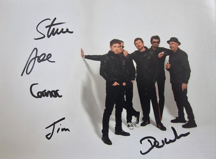 The stunning signed photo