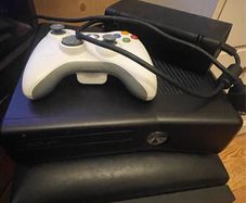 Xbox 360 Slim 750GB RGH 3.0 mod