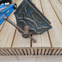 Paramo Bench Vice