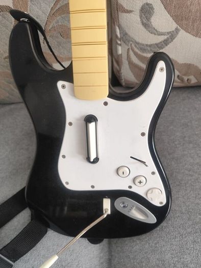 Guitar heroes and Rock band guitares