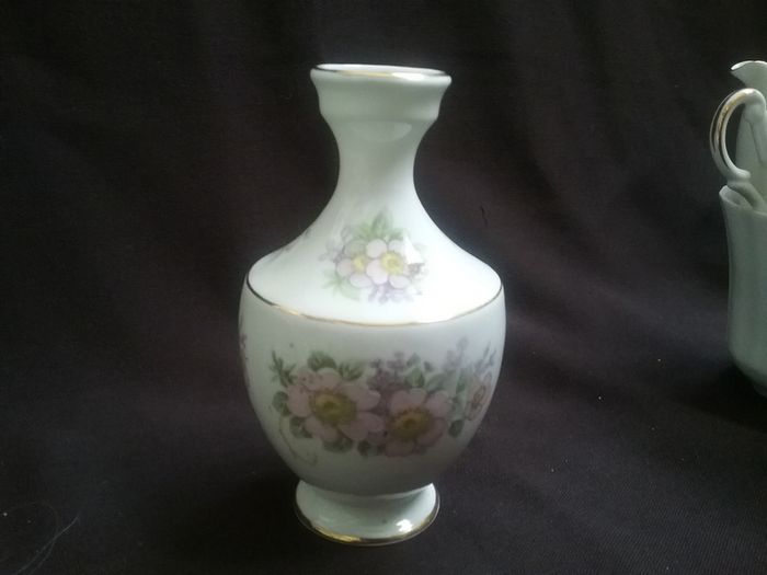 Royal Tara vase