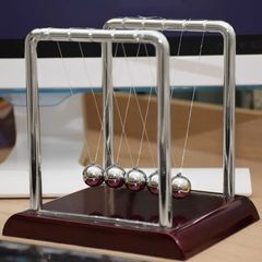 Newton's Cradle Balance Pendulum, Physics Learning Desk Toy, Swinging Kinetic Balls for Home, Office Decoration, Stress Relief, Fun Science Fidget Accessories (18 x 18 x 15 cm)