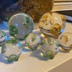 Glass pigs