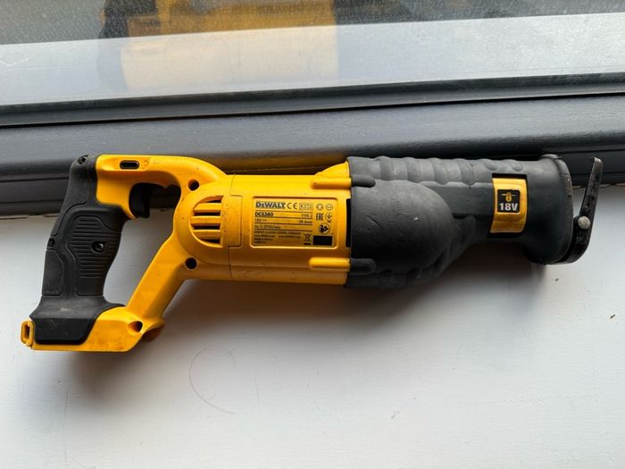 DeWalt DCS380 18V XR Reciprocating Saw