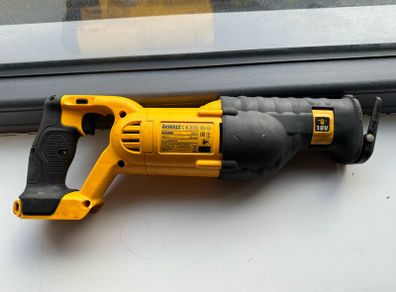 DeWalt DCS380 18V XR Reciprocating Saw