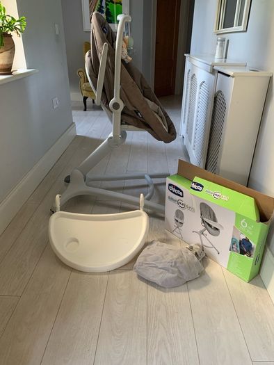 Chicco Baby Hug 4-in-1 Baby and Meal Time Kit.