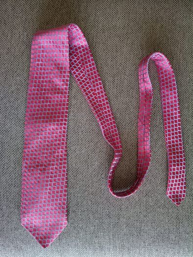 Ike Behar handmade silk designer tie made in the USA and in very good condition with no issues FREE STANDARD POSTAGE INCLUDED