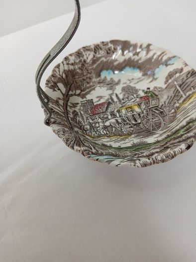 china and dinnerware
