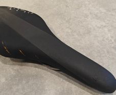Fizik Arione R3 Regular Saddle (Kium Rails)