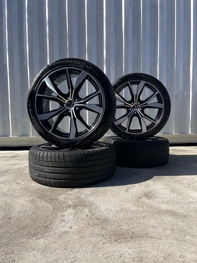 Genuine Volkswagen R-Line Misano 20" Alloy Wheels