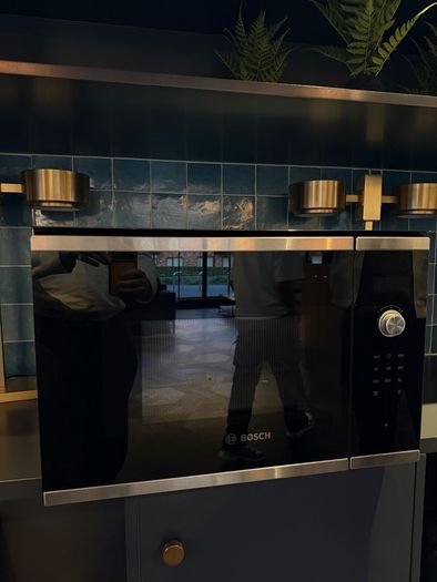 6 X Bosch 25L Built-In Microwave